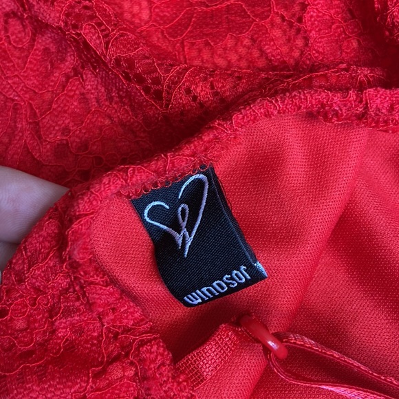 Windsor red lace lingerie size M - Picture 4 of 6